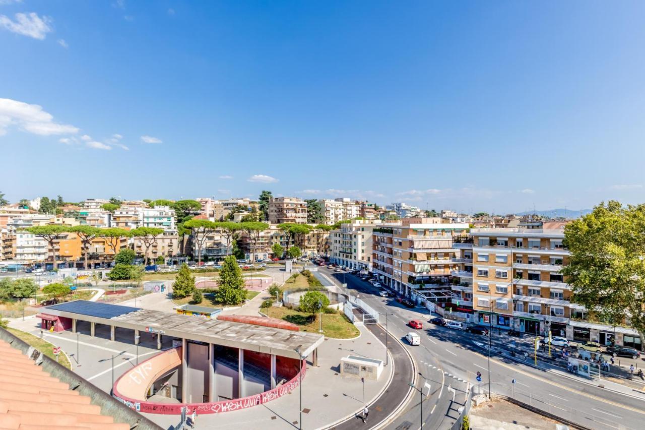 Bbhome Penthouse Bright And Elegant Metro Conca D'oro Apartment